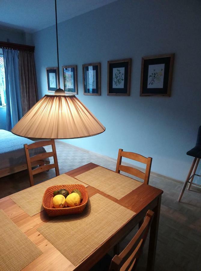 Ferienwohnung Mia'S Cozy Flat In Ermou, 3 Min From "Monastiraki" Athen Exterior foto